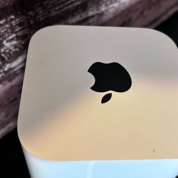 Apple AirPort Extreme Base Station Wireless Router Model A1521 works - Picture 4 of 4